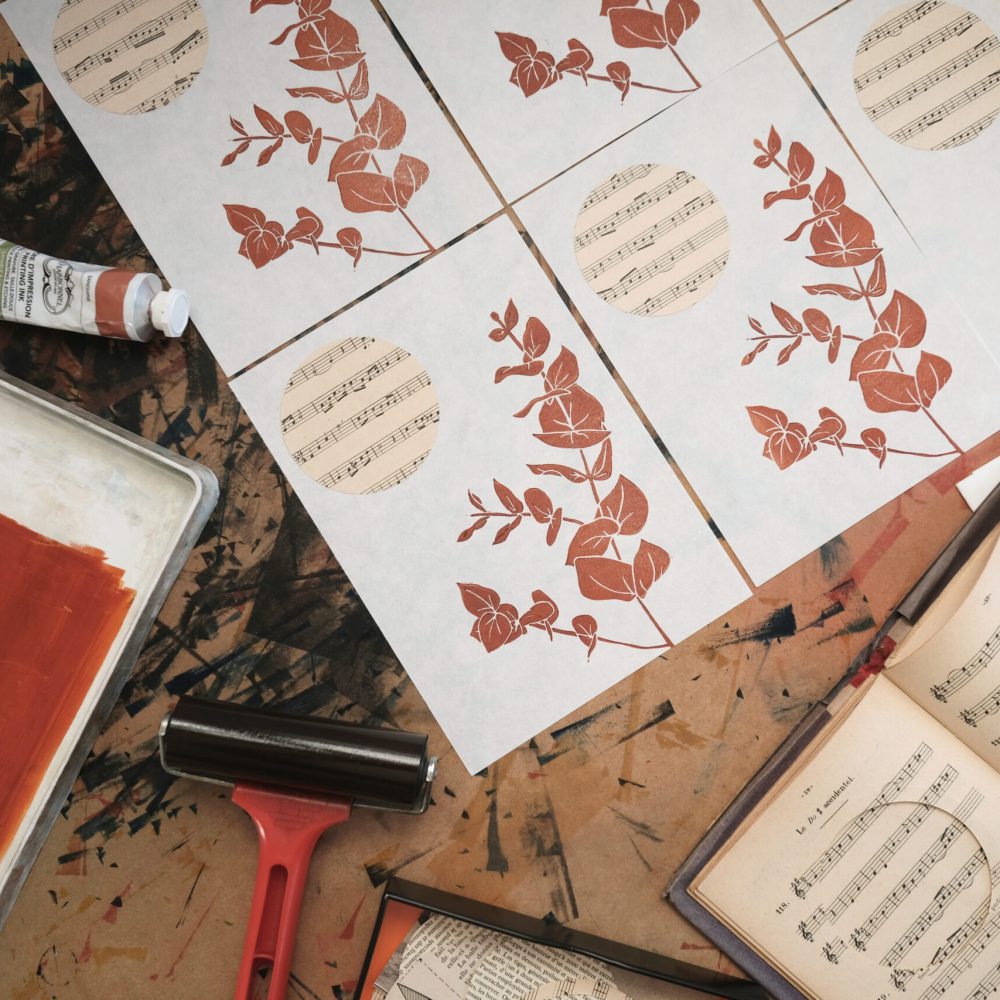 Air de printemps ; linogravure ; oeuvre originale ; atelier du lys ; Montpellier ; suzon bastide ; botanique ; musique ; poésie ; boutique