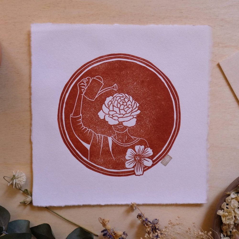 fleurir ; linogravure ; oeuvre originale ; atelier du lys ; Montpellier ; suzon bastide ; onirique ; rêve ; végétal ; amour ; selflove ; terracotta ; sanguine ; poésie